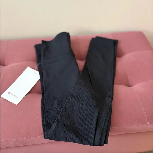 Lululemon RevealKnit Floral High-Rise 7/8 Tight - Picture 2 of 4